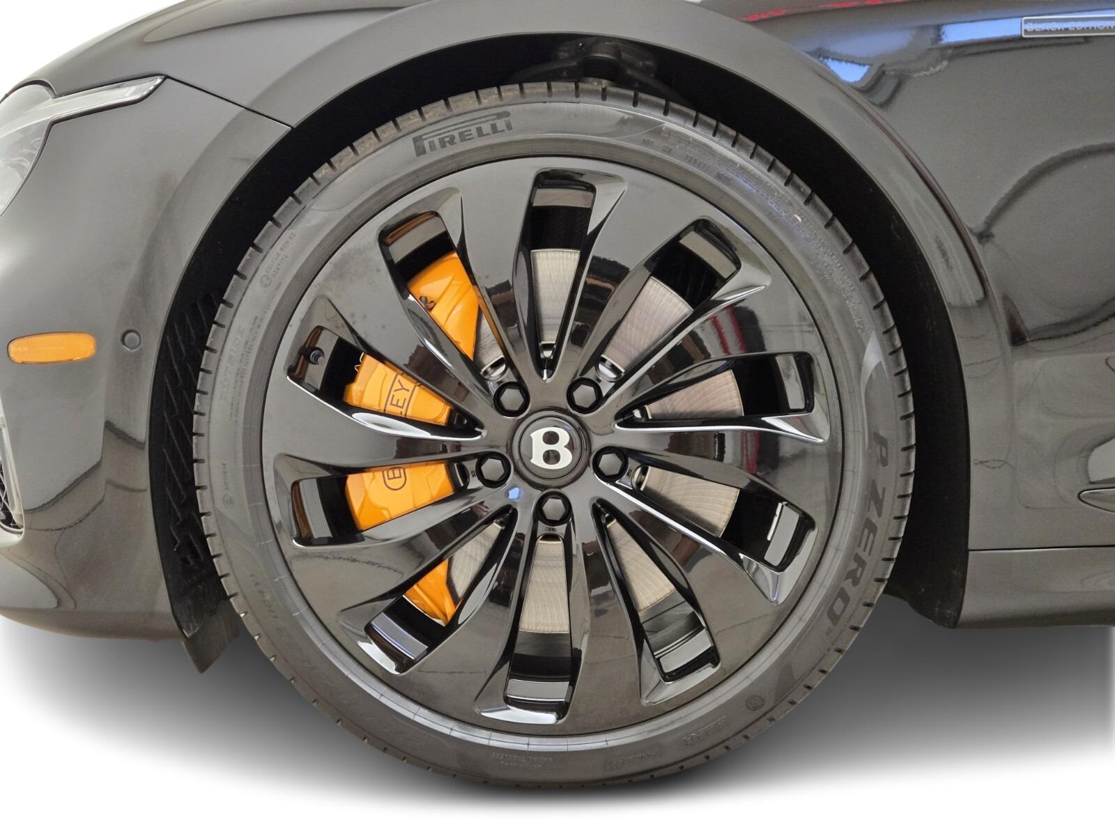2025 Bentley Continental GT Black Edition - Photo 6