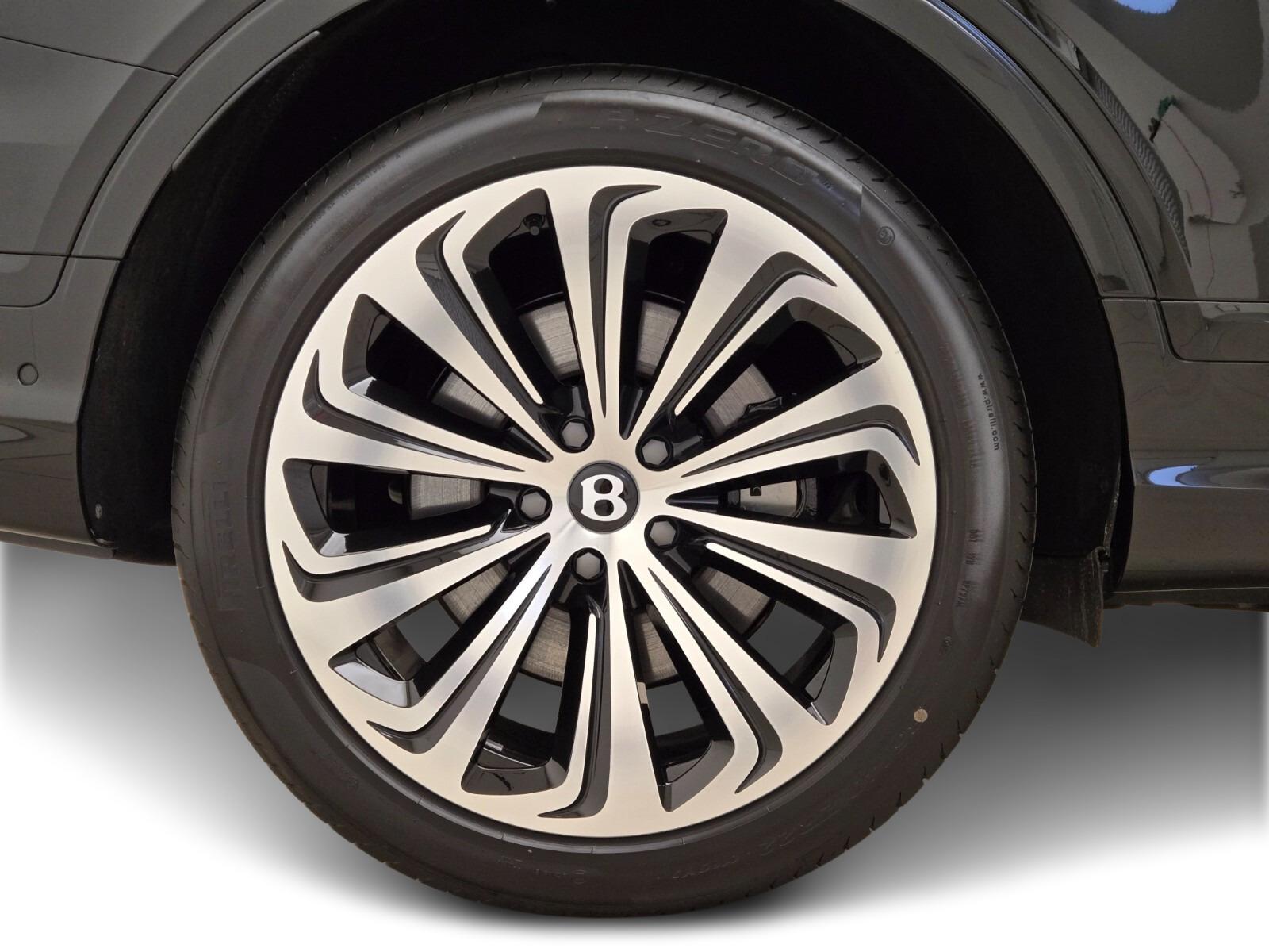 2025 Bentley Bentayga Azure - Photo 12