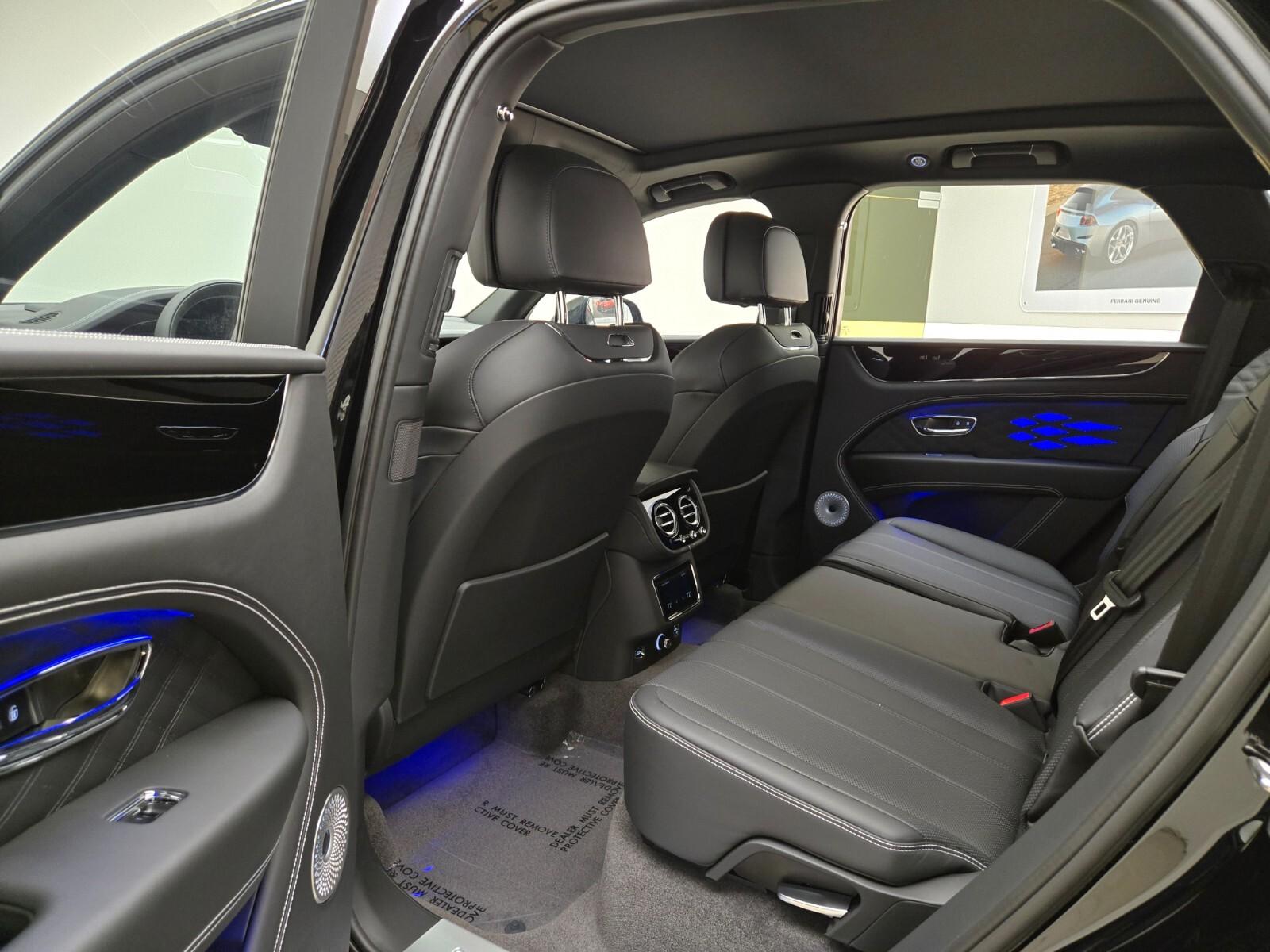 2025 Bentley Bentayga Azure - Photo 22