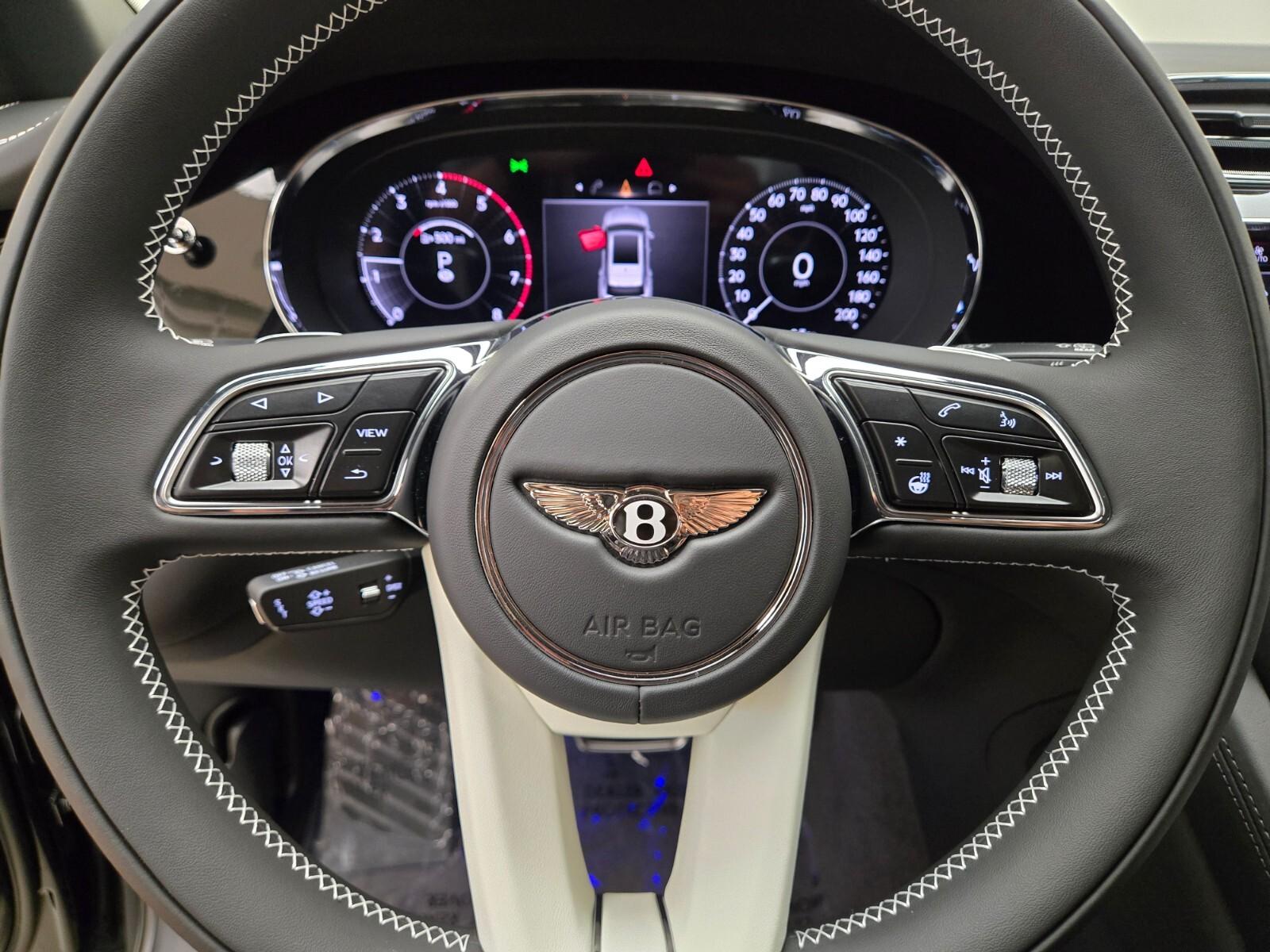 2025 Bentley Bentayga Azure - Photo 31