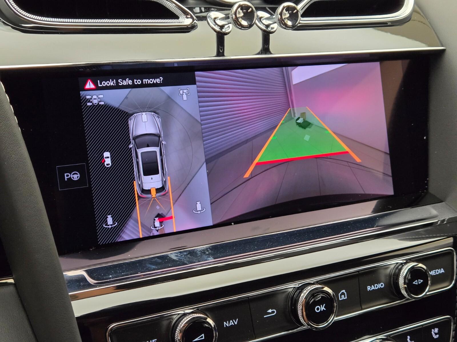 2025 Bentley Bentayga Azure - Photo 34