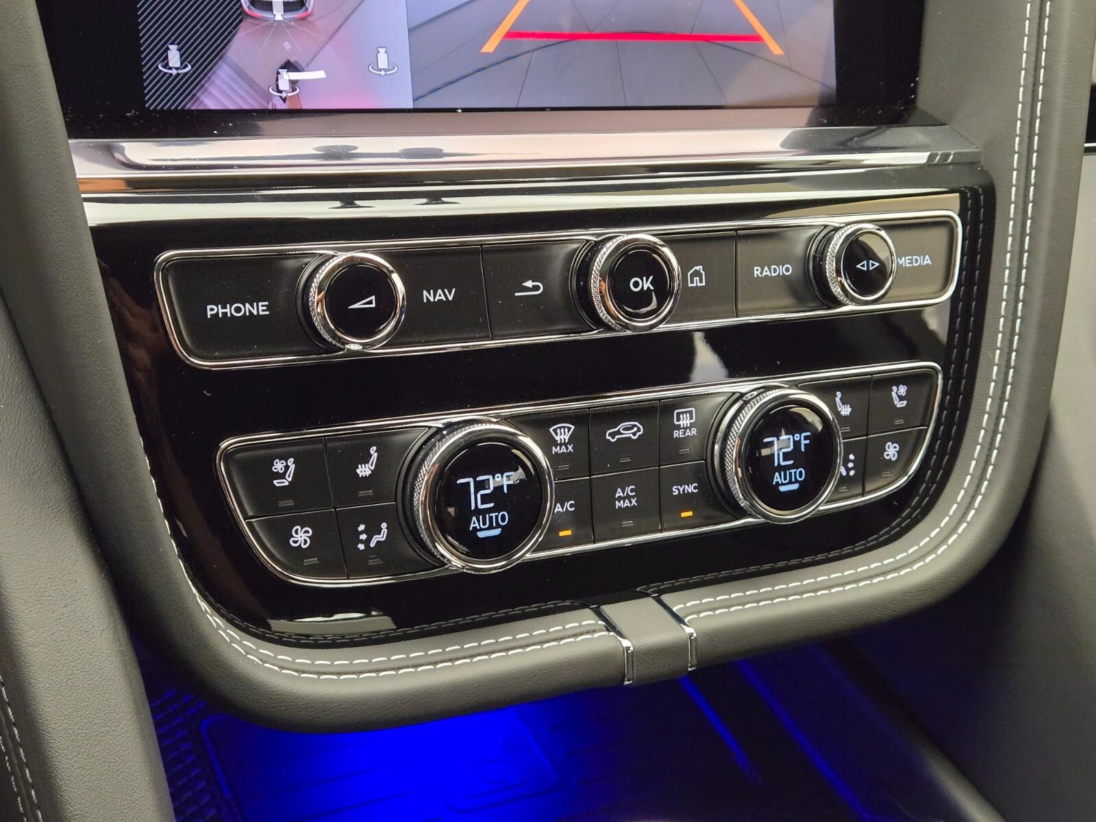 2025 Bentley Bentayga Azure - Photo 35