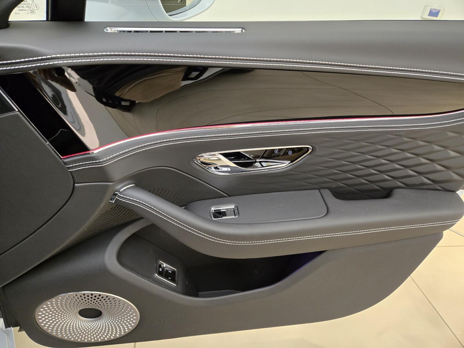 2026 Bentley Flying Spur Azure - Photo 24