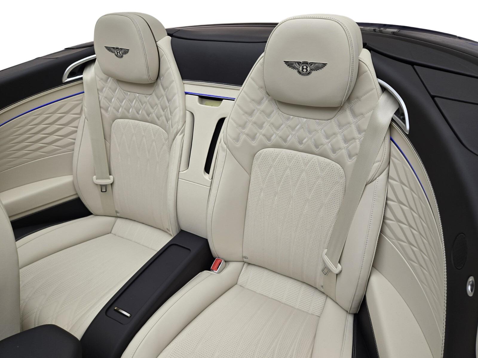 2026 Bentley Continental GTC Azure - Photo 18