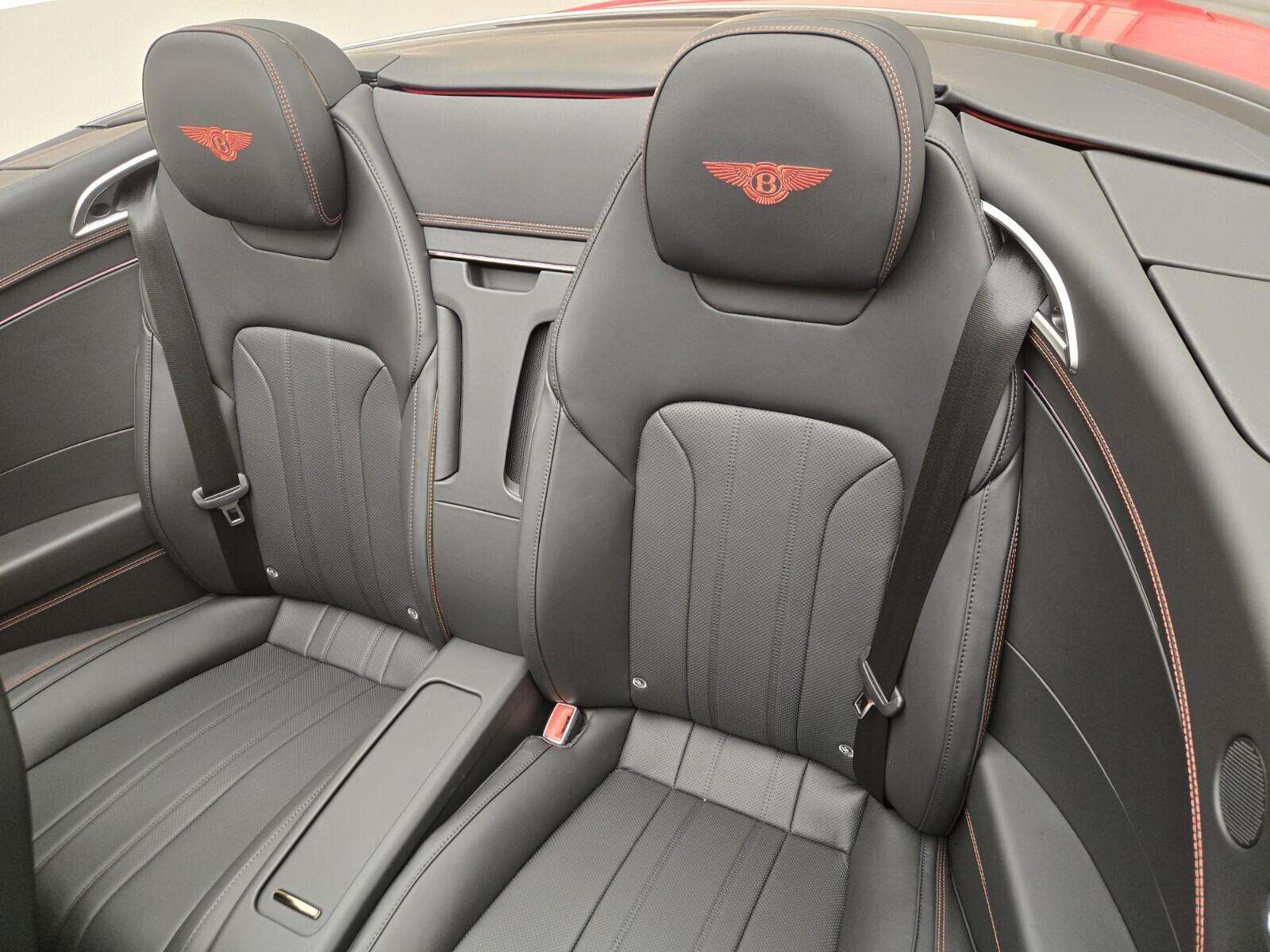 2025 Bentley Continental GTC Mulliner - Photo 21